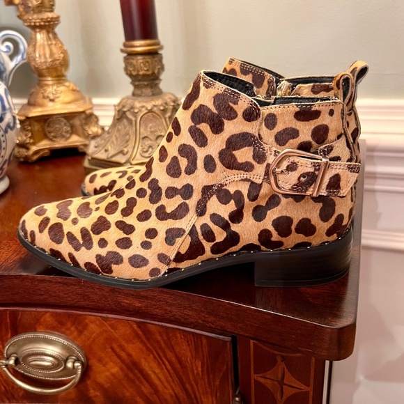 EUC Women's Steven by Steve Madden Leopard Cheetah Calf Hair Booties Size 6 M - Picture 4 of 8